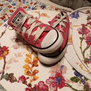 Girls pink converse
